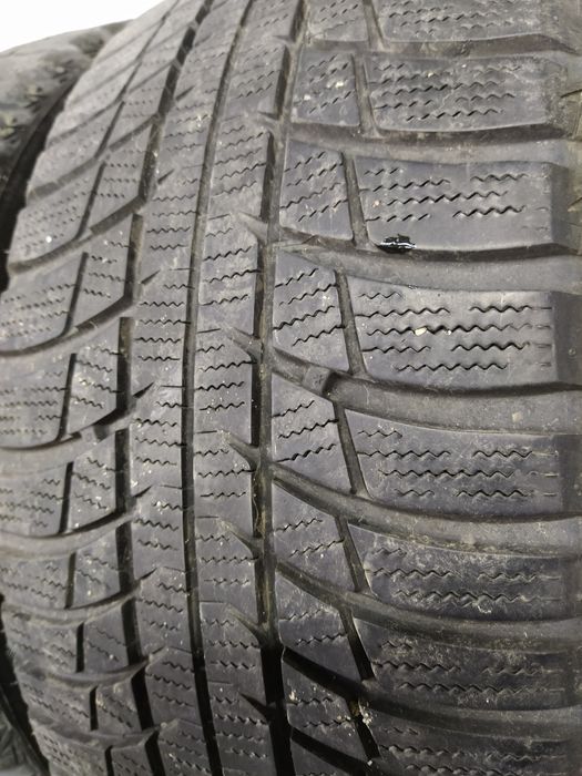 Cena za 2 Opony zimowe 235/45r18 BRIDGESTONE