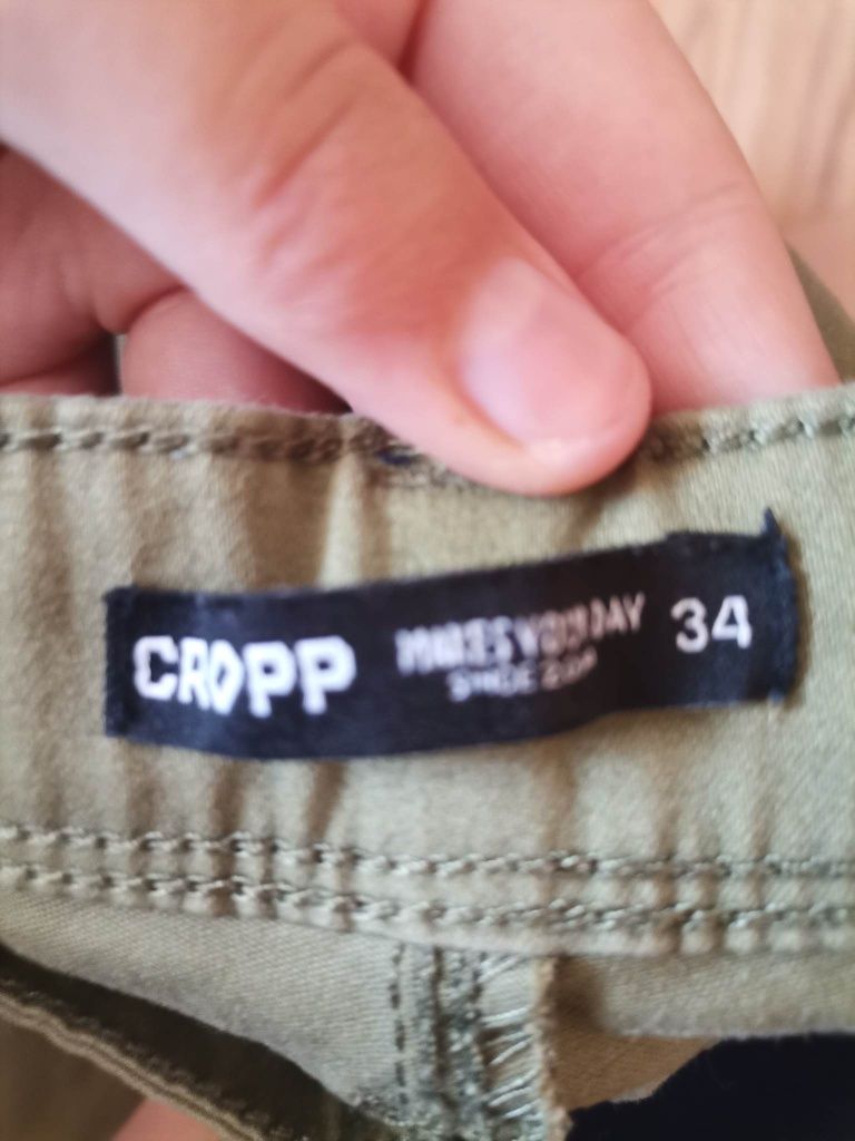 Spodnie Cropp 34