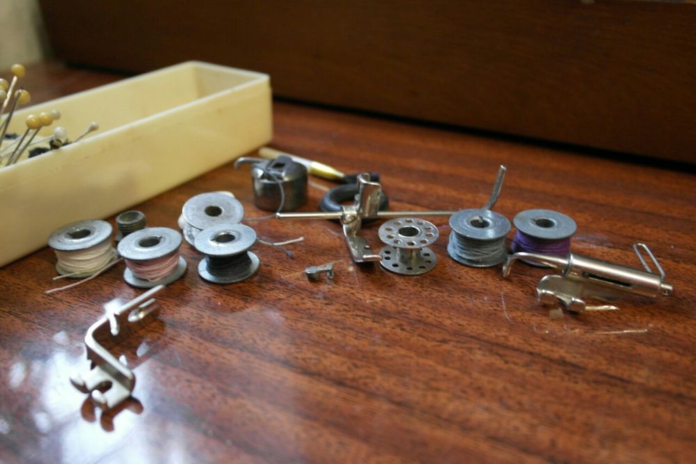 Швейная машинка машина советских времен СССР