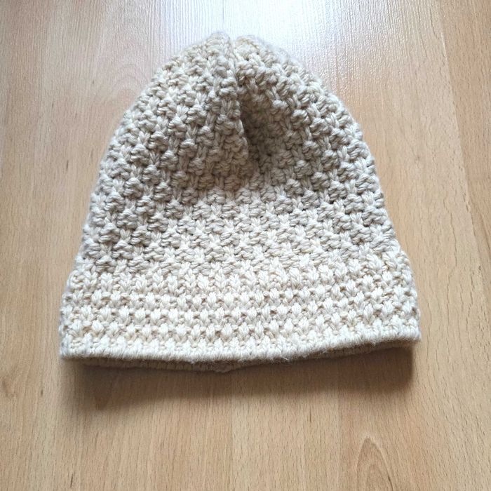 Czapka z wełną, écru