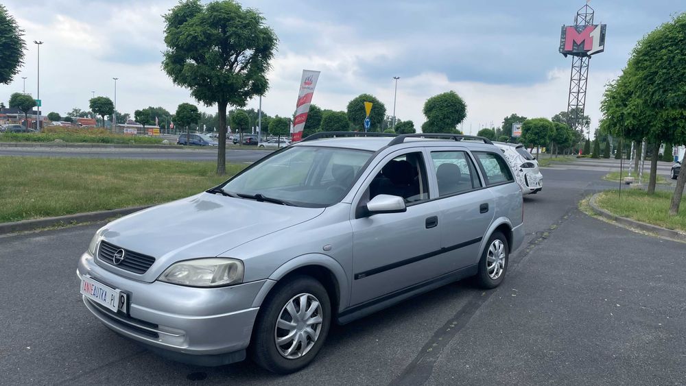 Opel Astra 1.6 Benzyna!/2000!/Długie opłaty!/Hak!