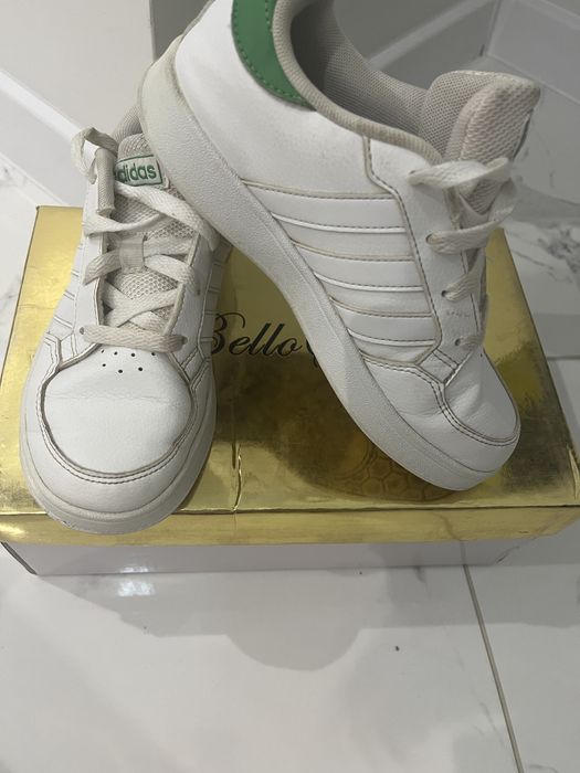 Фірмові Кросівки дитячі adidas , 33 розмір