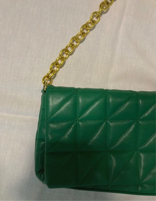Przepiekna zielona torebka na ramię