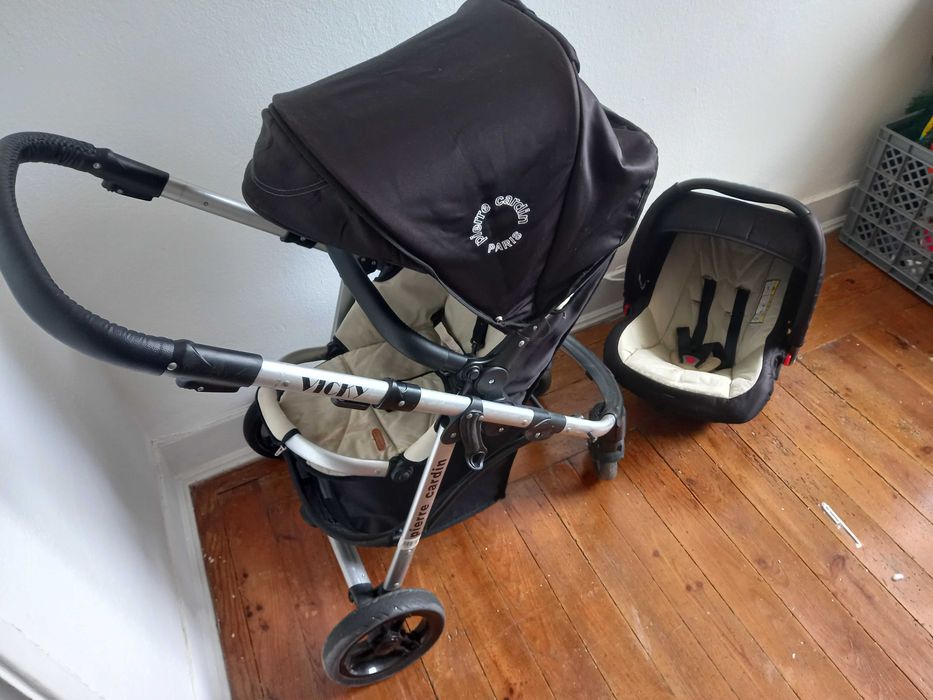 Carrinho de Bebê da Pierre Cardin