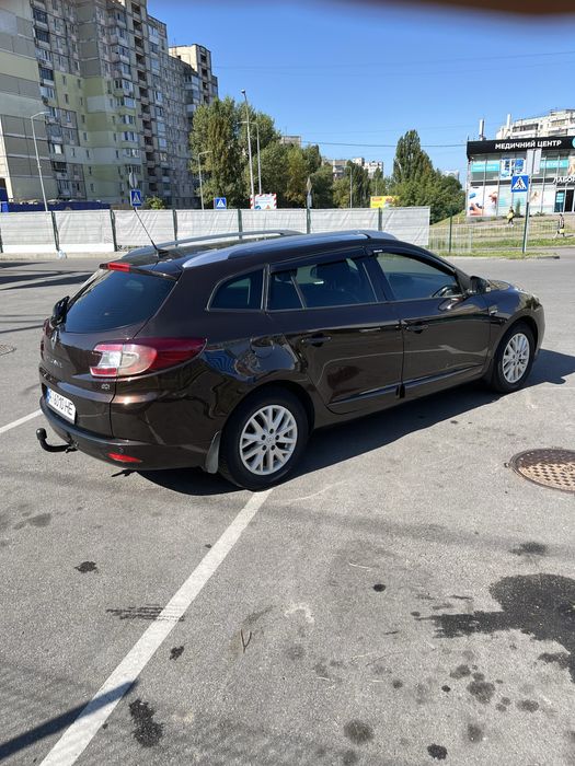 Продам авто в чудовому технічному стіні ,  деталі за телефоном !!