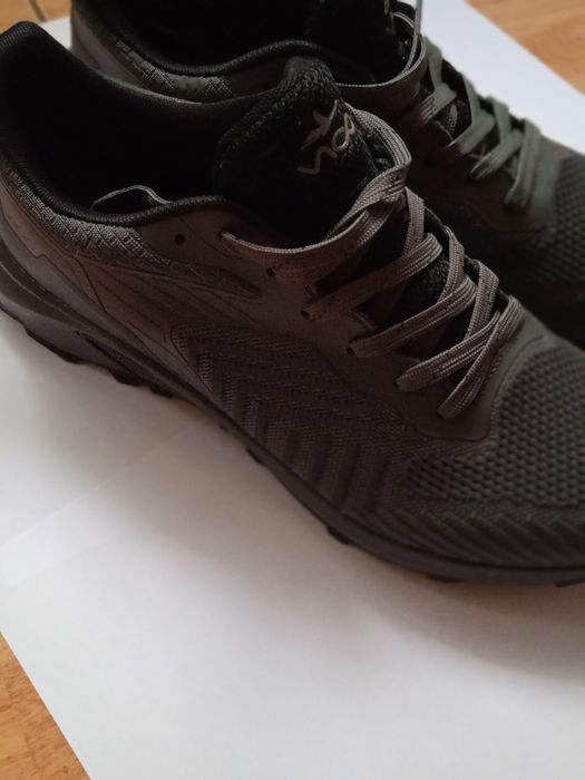 Кросівки розмір 46