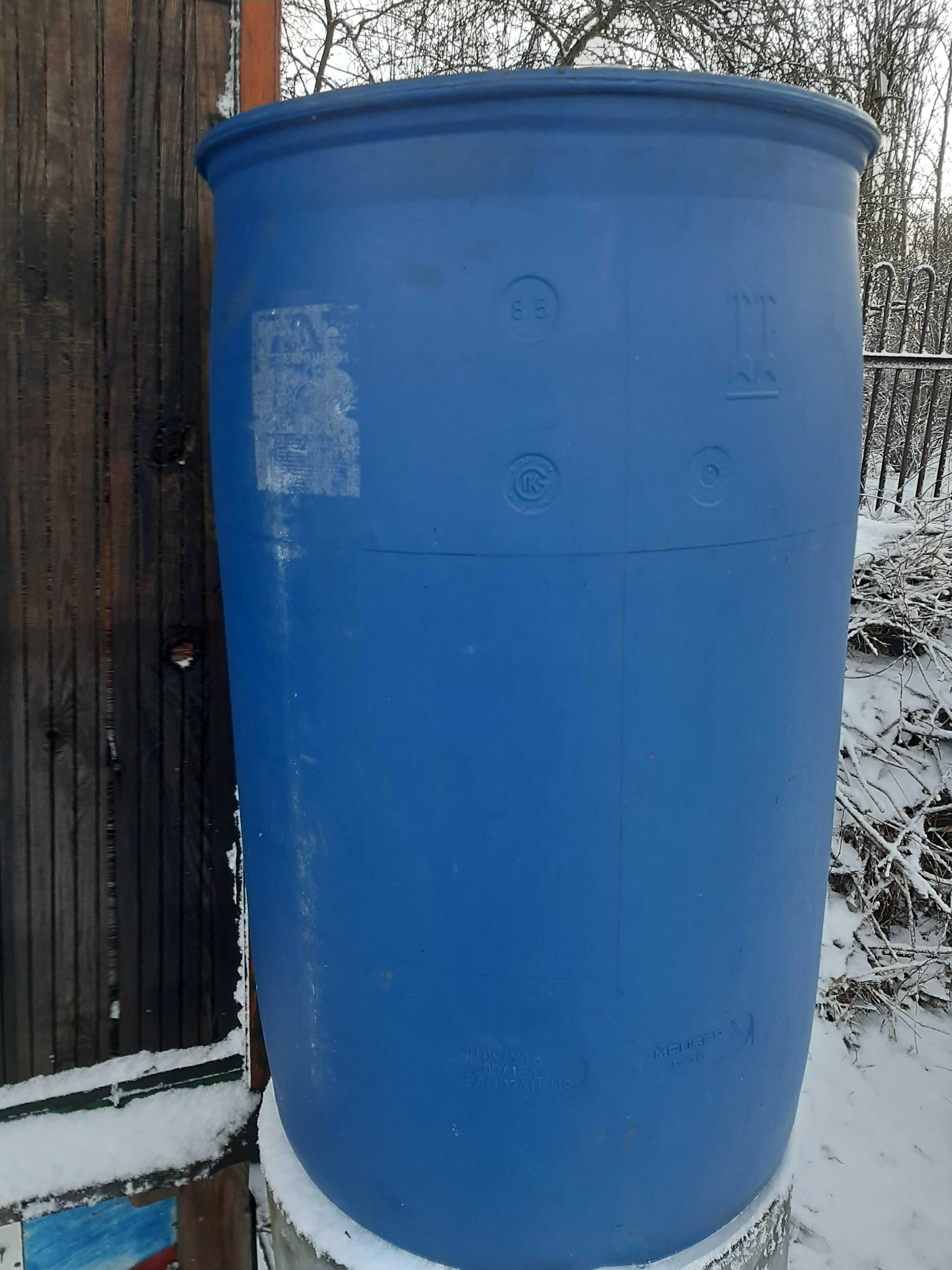 Beczki plastikowe 220l