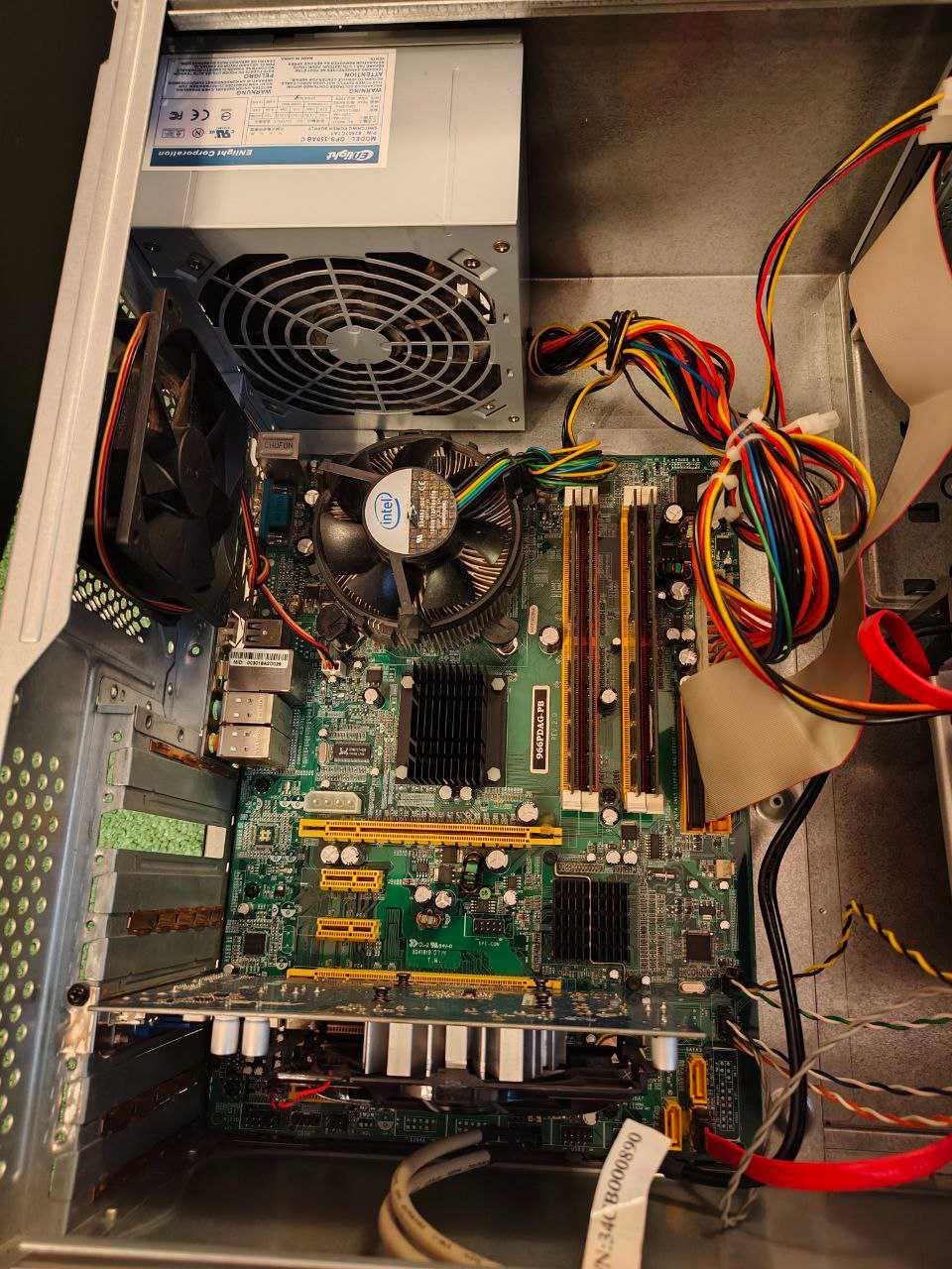 Компьютер Intel Core 2 Quad Q6600/DDR 4Gb/Asus Geforce GT 440/DVD-RW