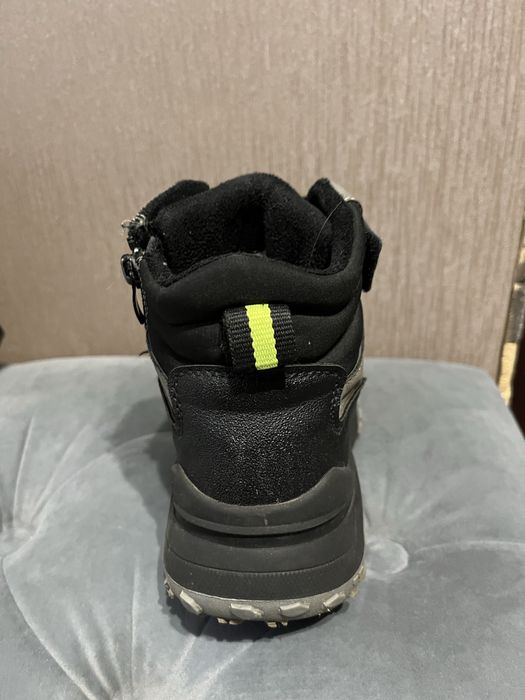 Зимові ботінки хлопчику