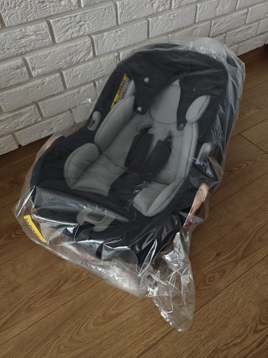 Fotelik samochodowy nosidełko kapsułka