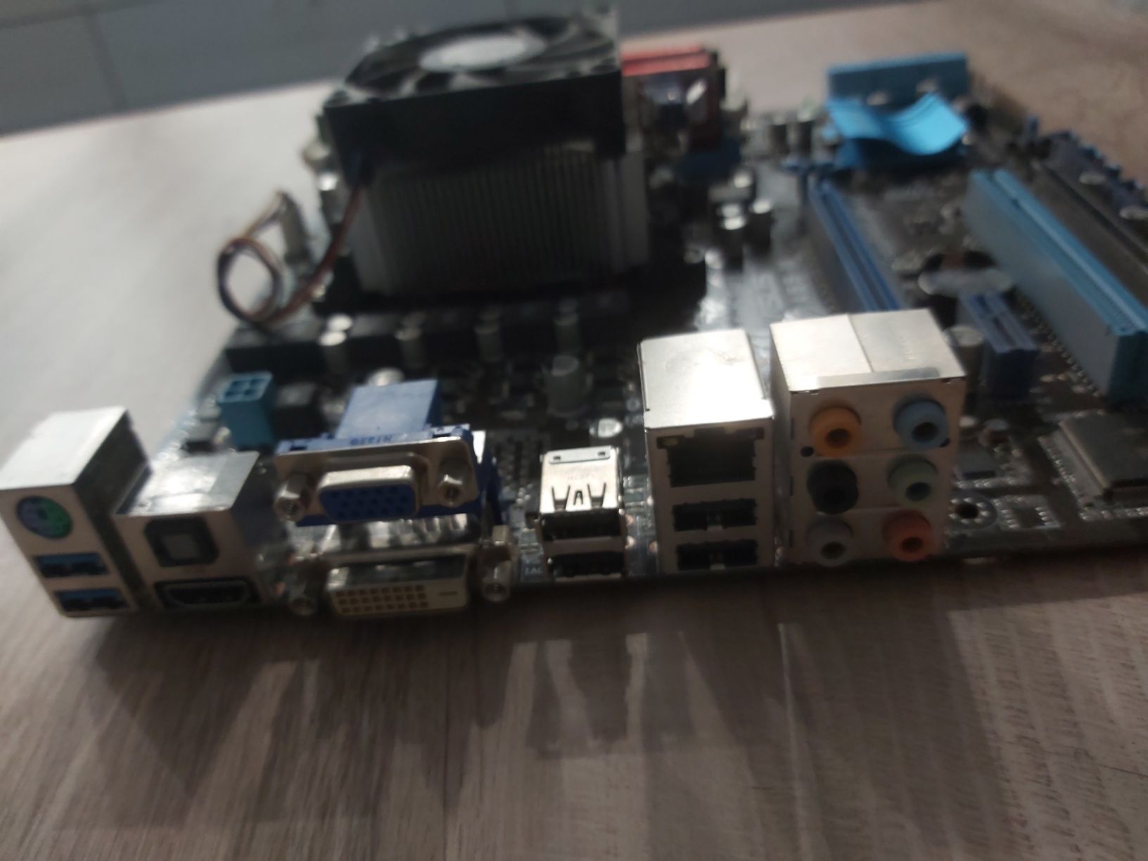 Płyta główna ASUS F1A55-M+ procesor AMD + RAM 2x8GbB