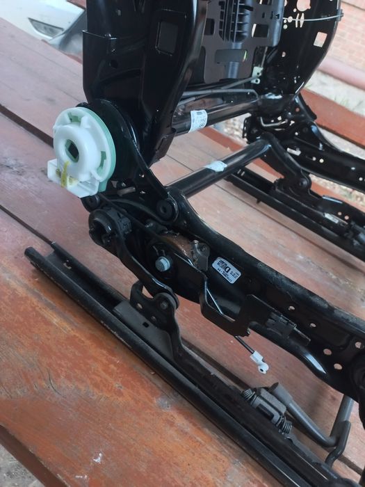 Каркас сидіння переднього пасажира механічне Volkswagen tiguan allsp