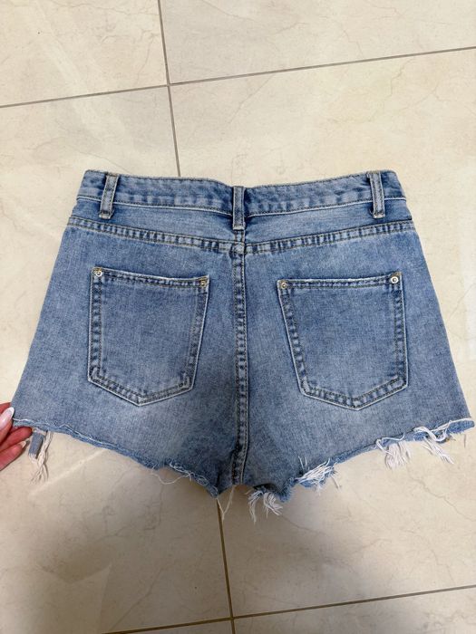 Джинсовые  шорты