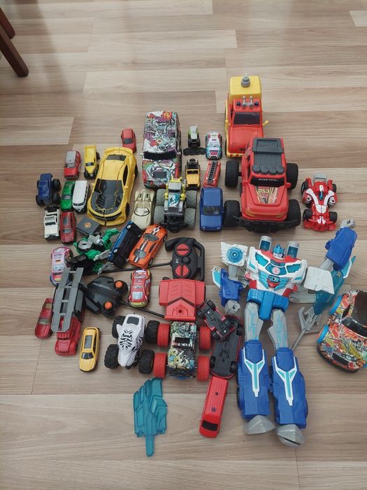 Autka i roboty stan dobry