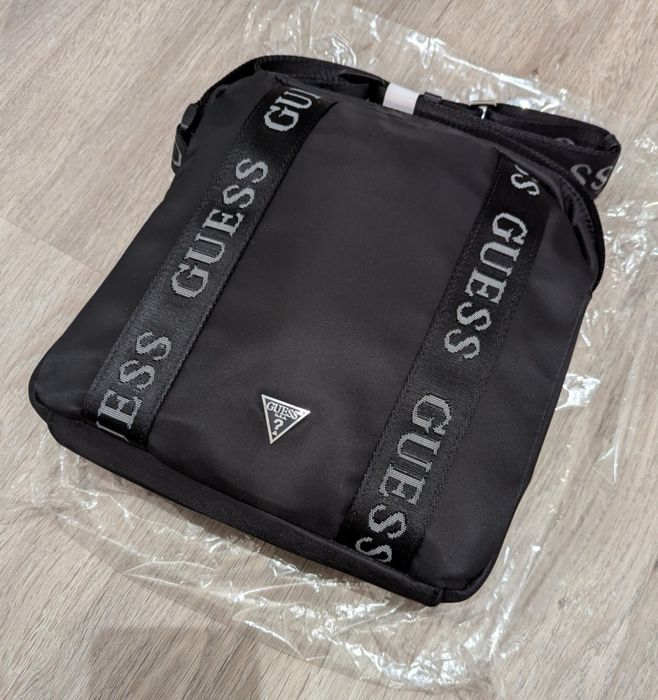 Продам сумку Guess