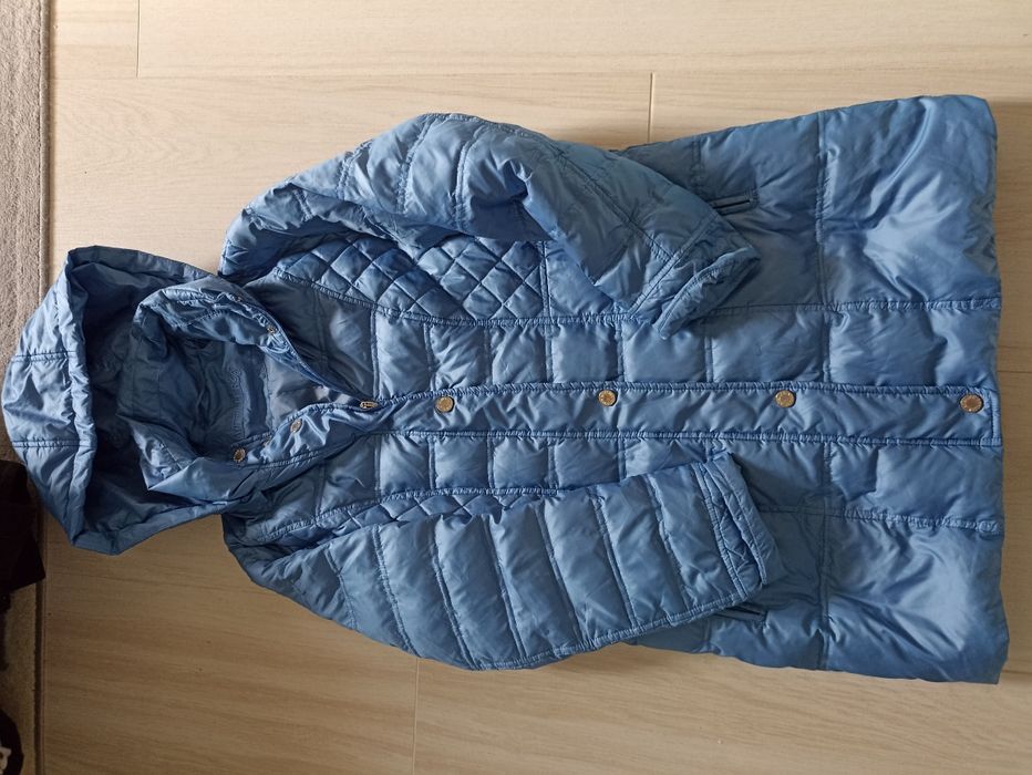 Віддам безкоштовно куртки жіночі дитяча і чоловіча