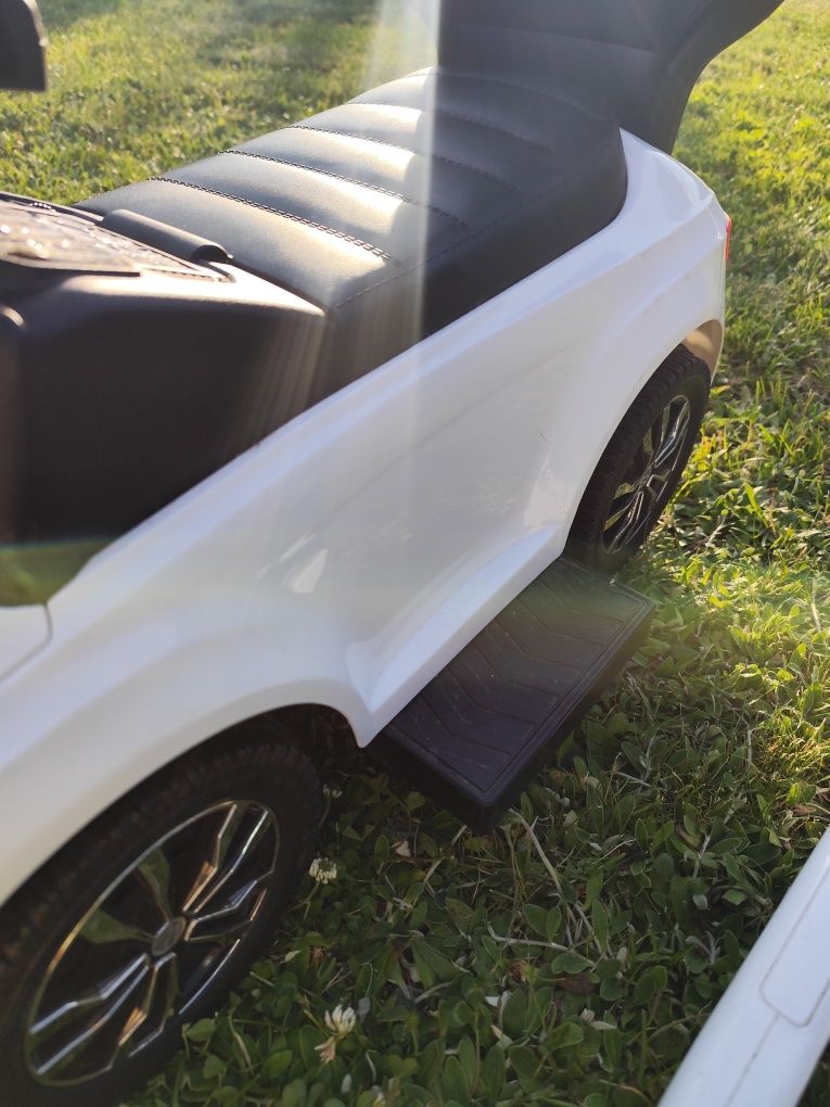 Auto jeździk dla dziecka