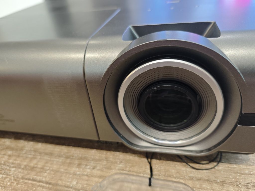 Projektor optoma ex 784
