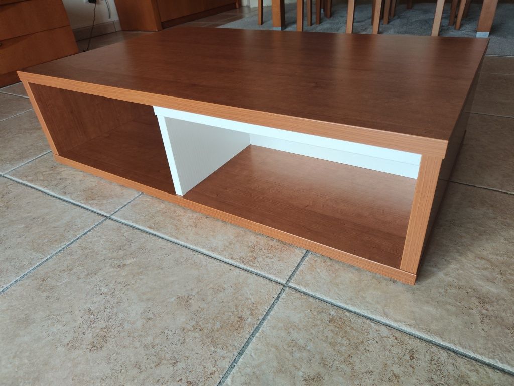 Mesa de centro com pouco uso
