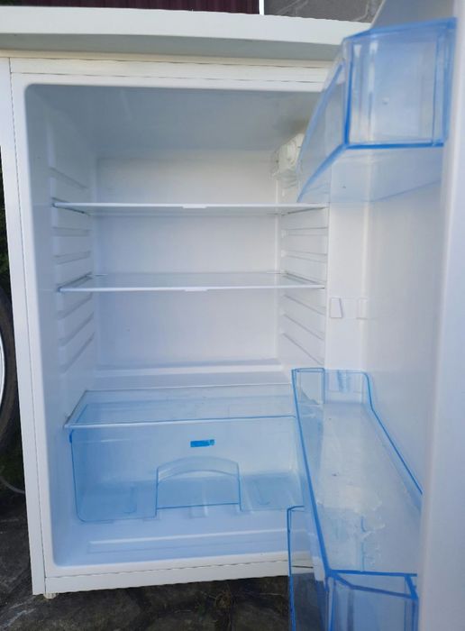 Мініхолодильнички з морозилками та без