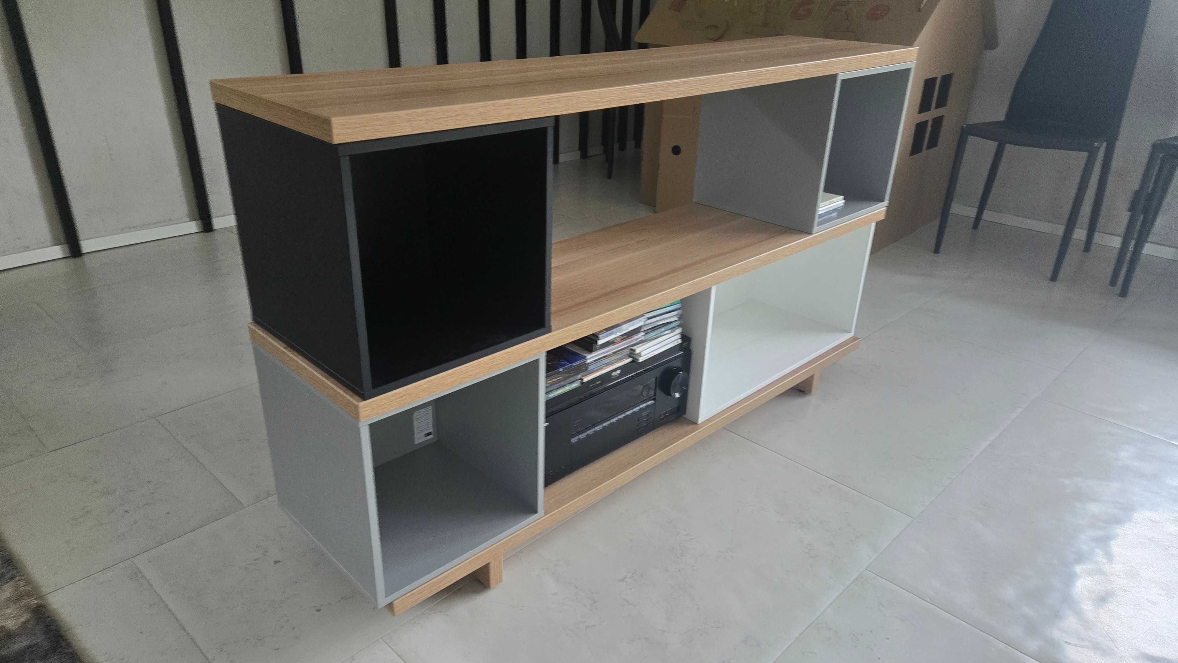 Meble VOX szafka RTV:  32cm szer x 82cm wys  x 138cm długości