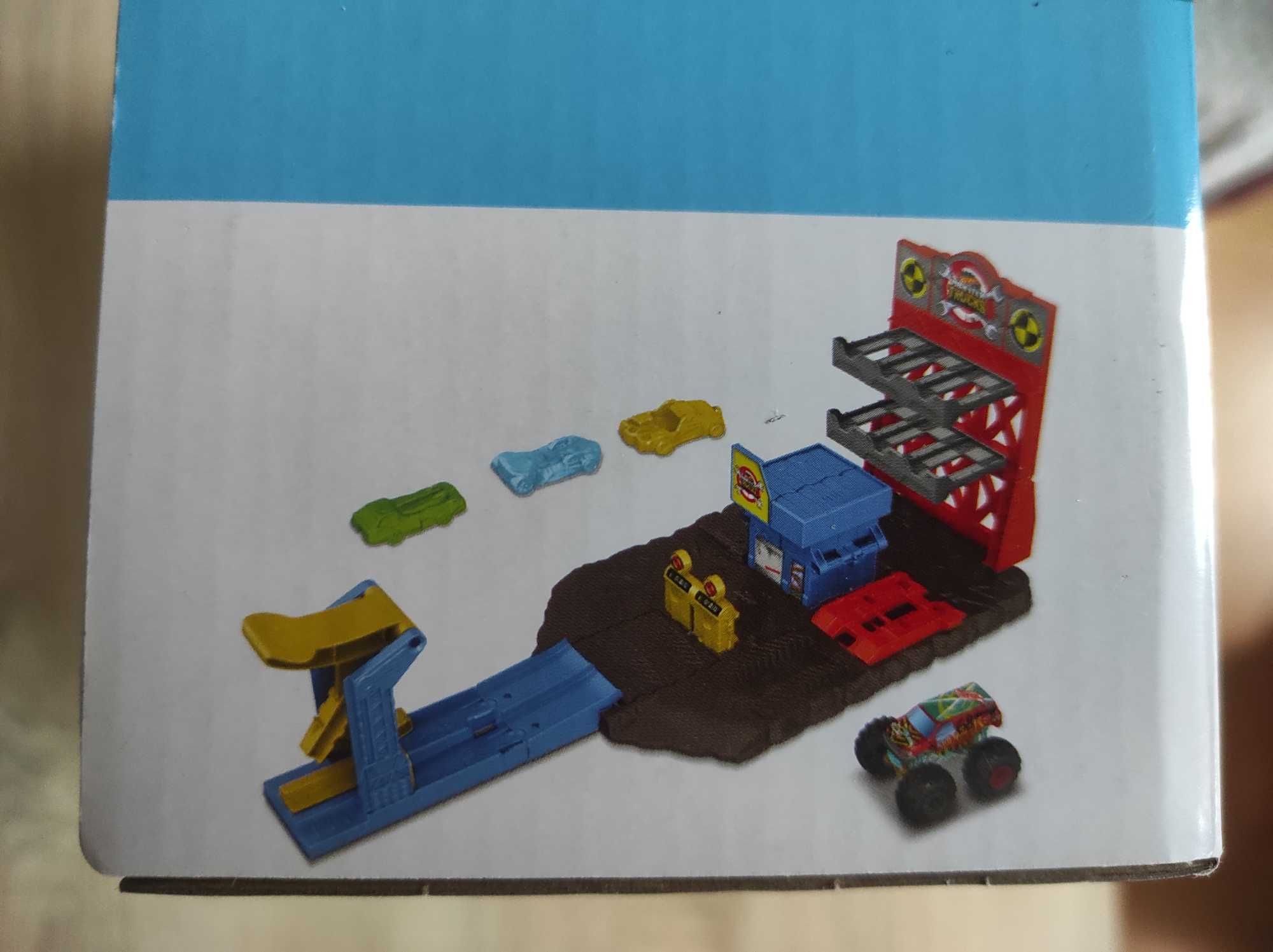 Hot Wheels Monster Truck - zestaw Demolka na stacji