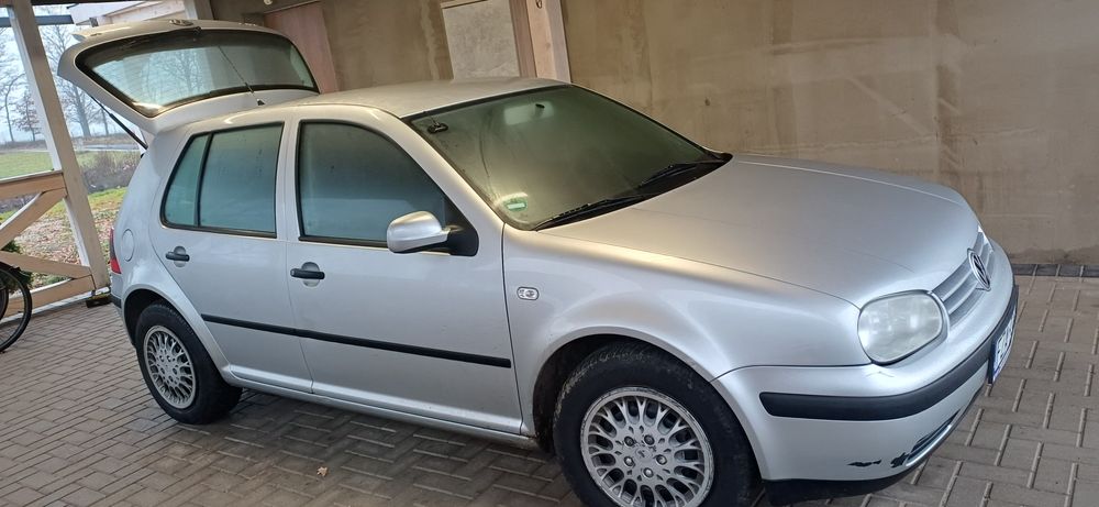 VW Golf 4  1.6 SR  102 KM   AUTOMAT 2000r.