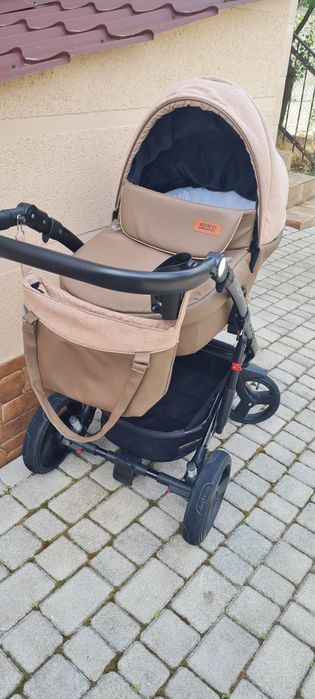 Коляска 3 в 1 Riko Basic Aicon 10 с автолюлькой
