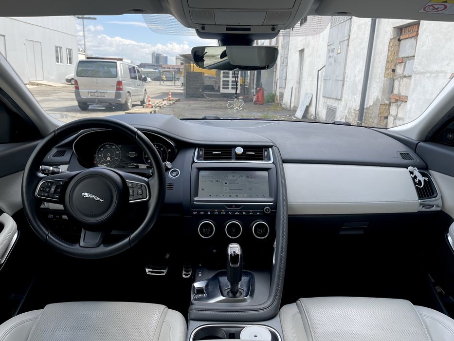 Jaguar E-Pace Офіційний дизель 2020