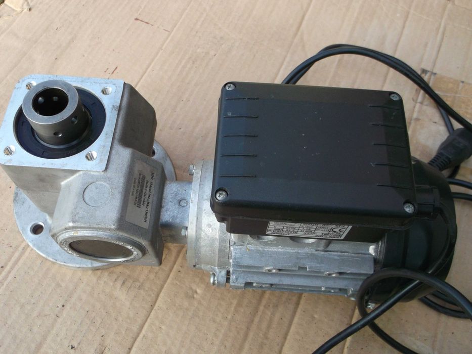 Części od podajnika i pieca na ekogroszek