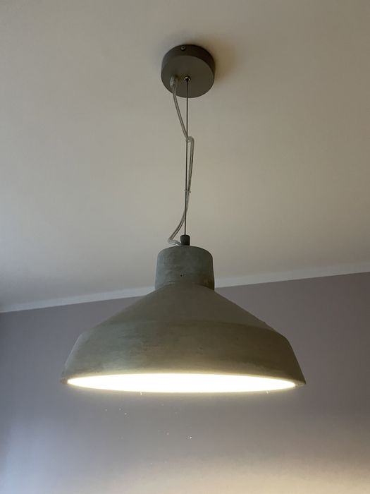Lampa-Żyrandol  struktura beton