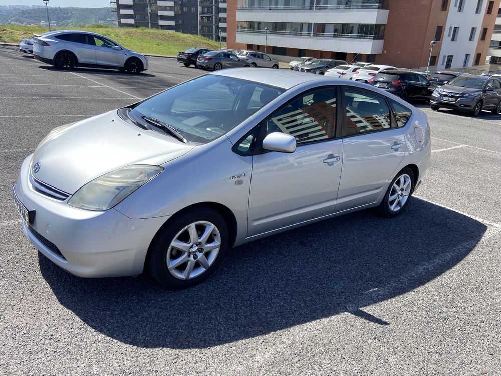 Toyota Prius híbrido 1.5 gasolina de 2007 em bom estado de conservação