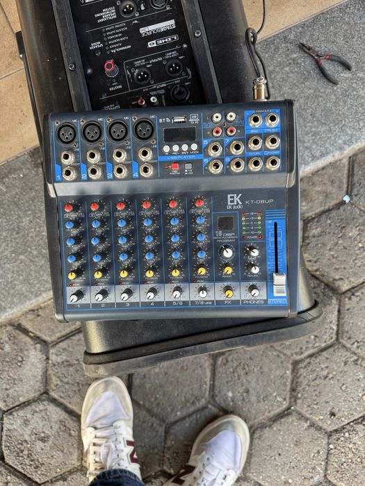 Mesa de mistura 8 canais EK KT-08UP