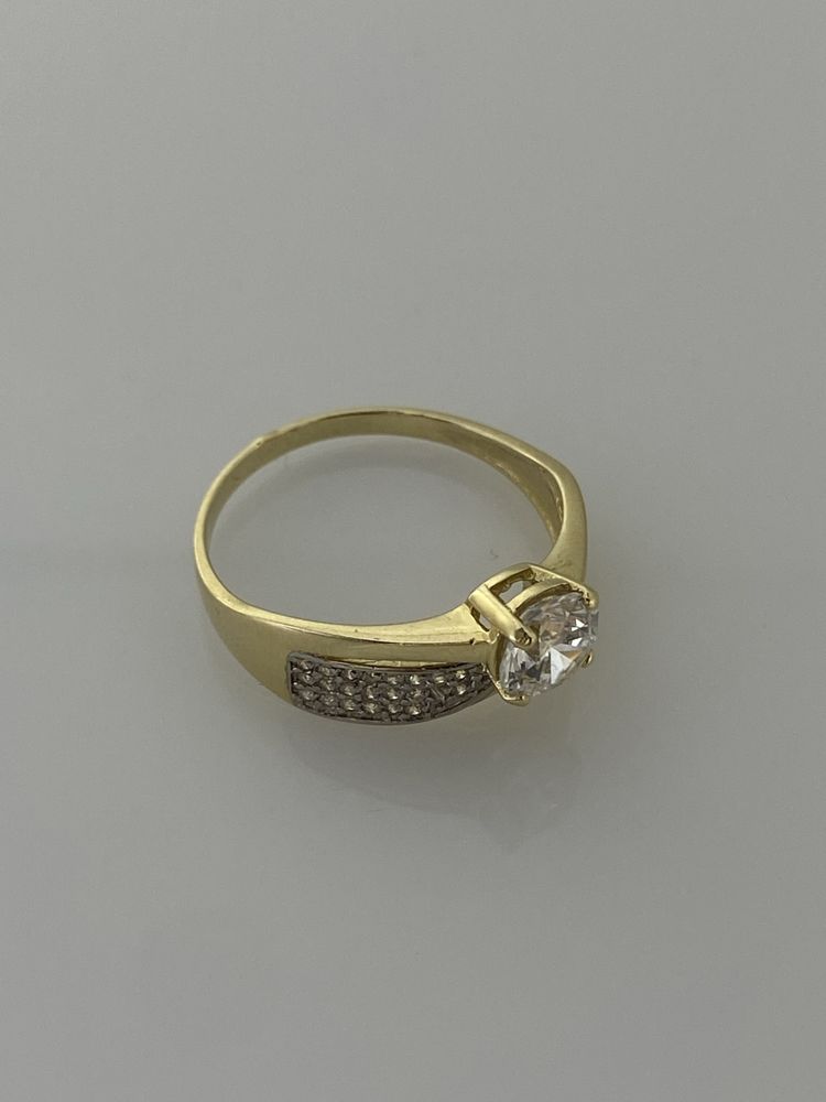 Złoty pierścionek damski, Próba 585. Nowy (5028)
