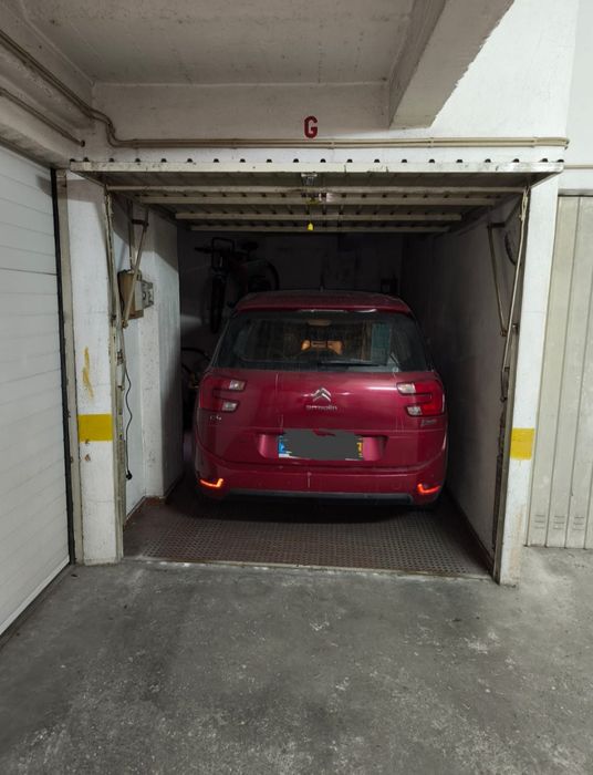 Garagem na Brandoa