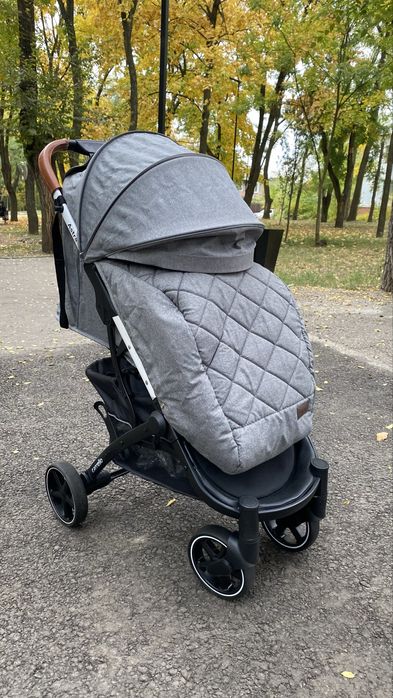 Прогулянковий візок Carrello Astra(прогулочная коляска camino bravo)