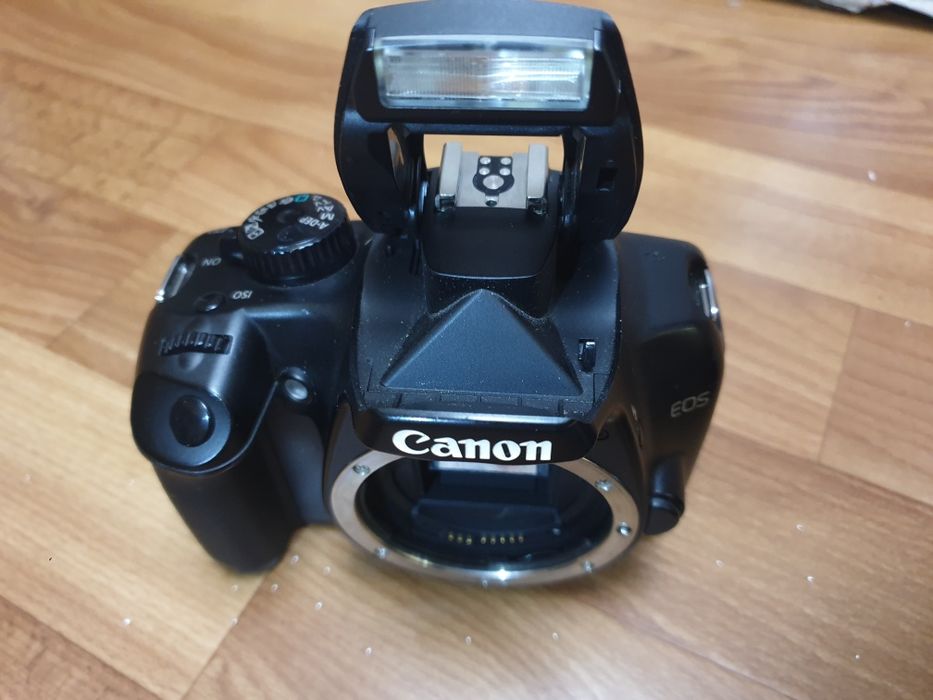 Рабочий Зеркальный фотоаппарат Canon 1000D, тушка Body без объектива