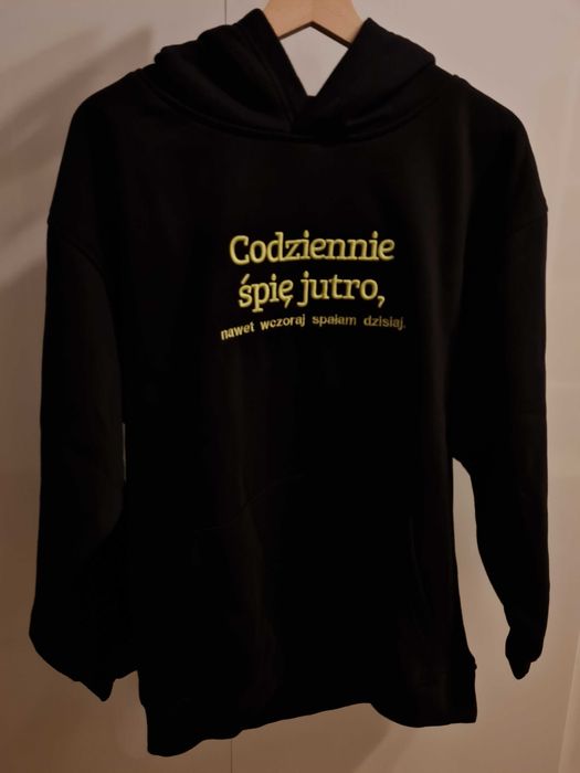 Bluza oversize czarna z kapturem i napisem, rozmiar S, nowa