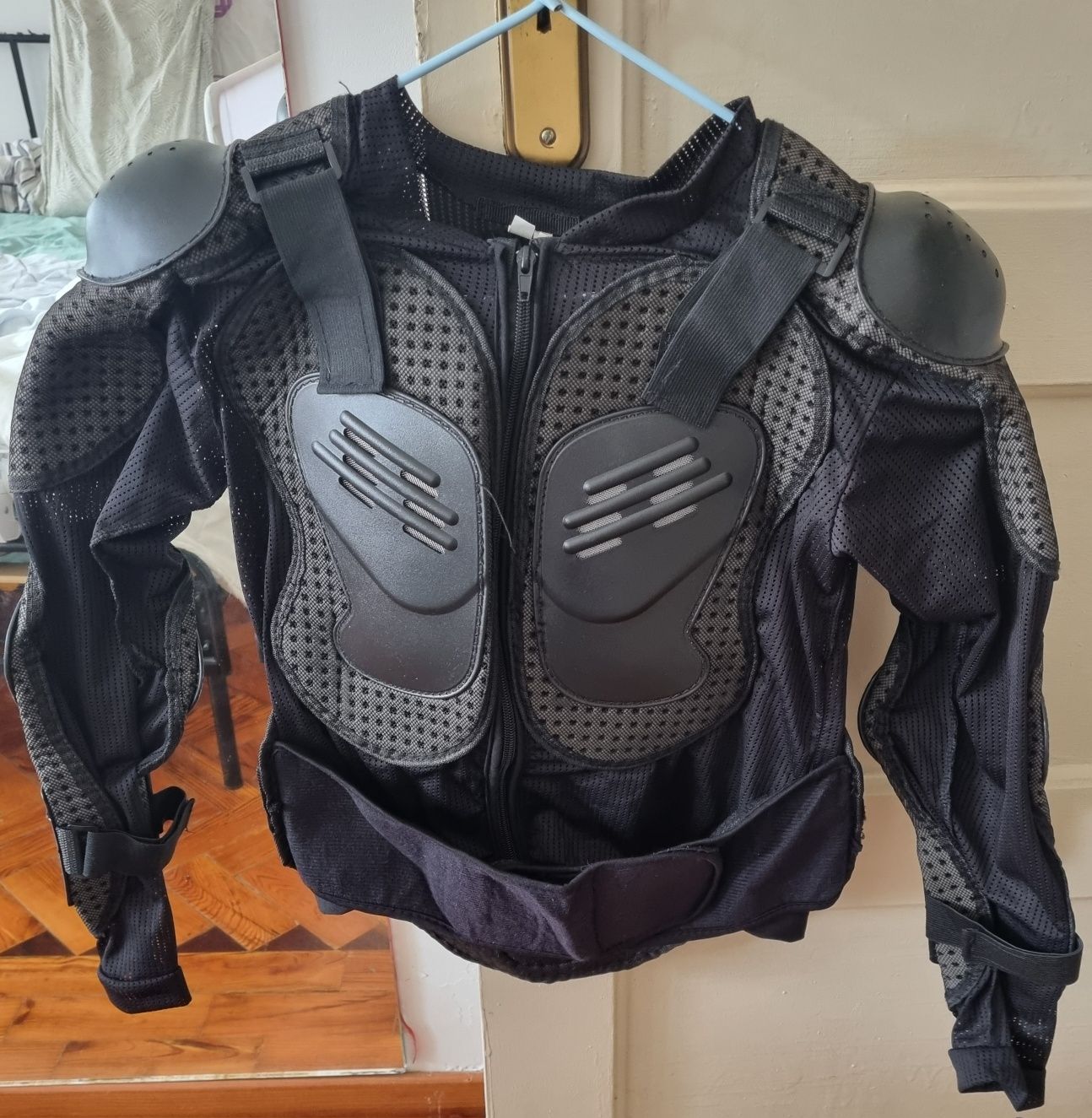 Vendo armadura para moto NOVA