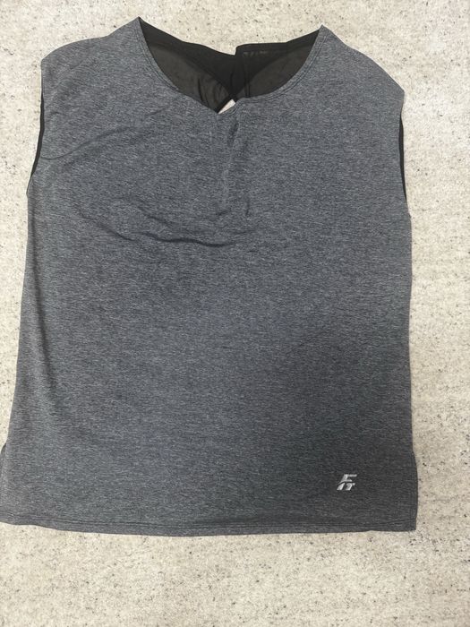 Bluzka sportowa bez rękawków 40/42