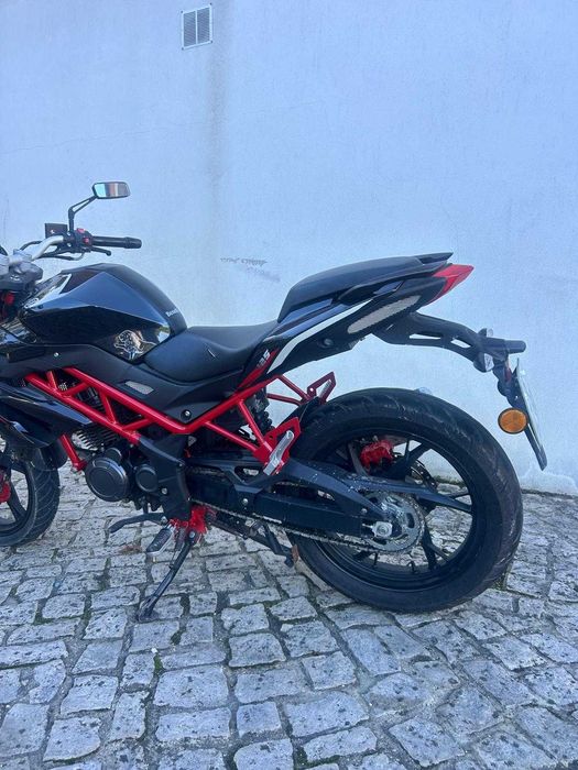Benelli BN 125 bom estado!