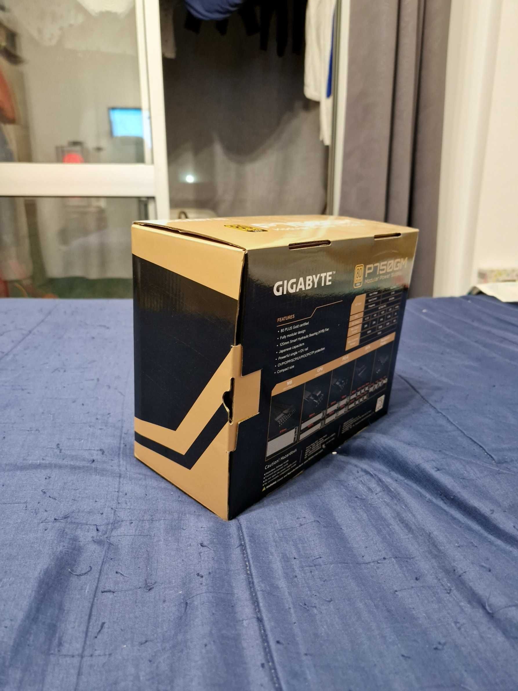 Fonte de Alimentação Modular Gigabyte GP-P750GM