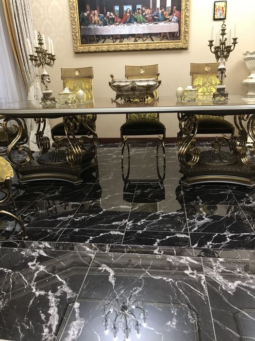 Стіл кухотий з кріслами