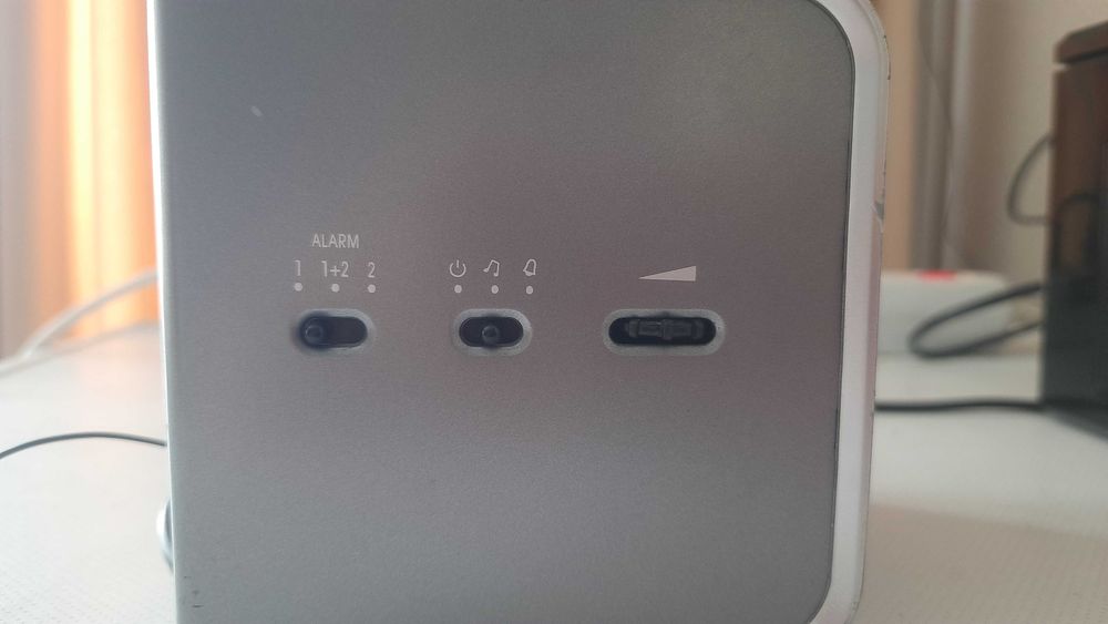 Радiо-годинник Grundig sonoclock 560