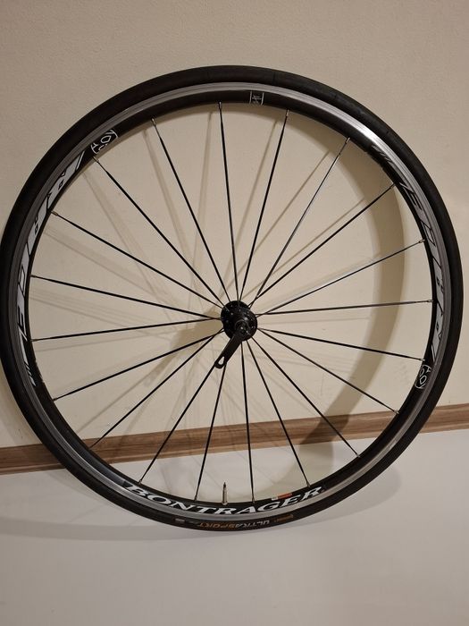 Koło przód 28" szosa szosowe Bontrager Race + opona