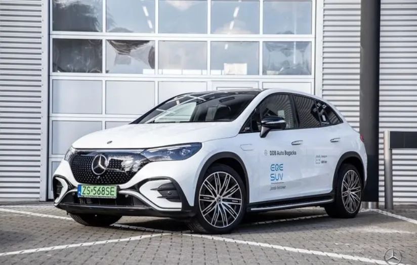 Mercedes-Benz EQE 350 4Matic / AMG Night / AIRMATIC / 11010