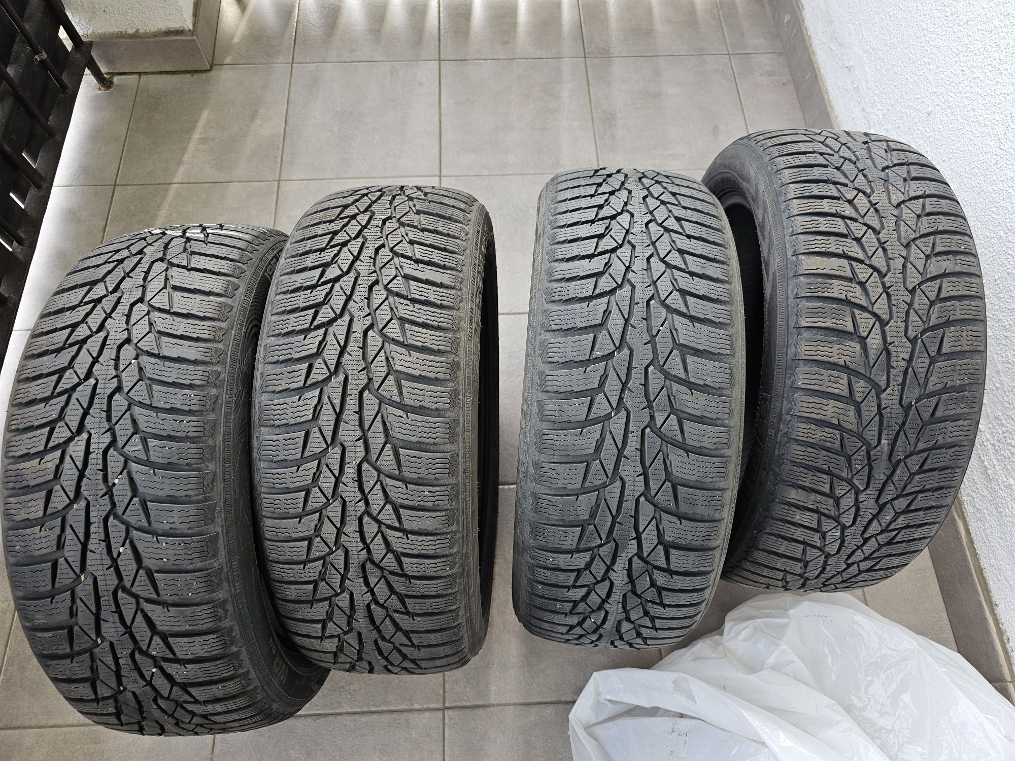 Opony zimowe Nokian wd4 195/50/16