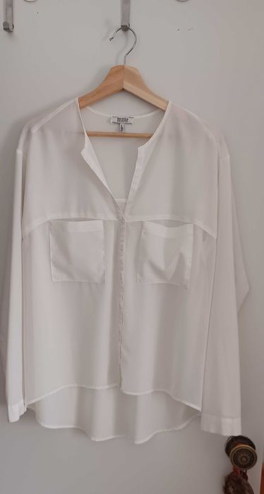 Camisa branca translúcida