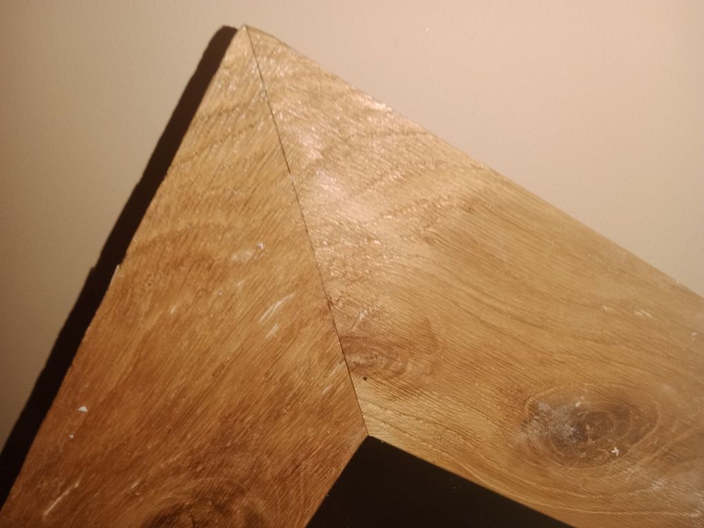 Lustro 57 / 69 cm w ramie drewnianej