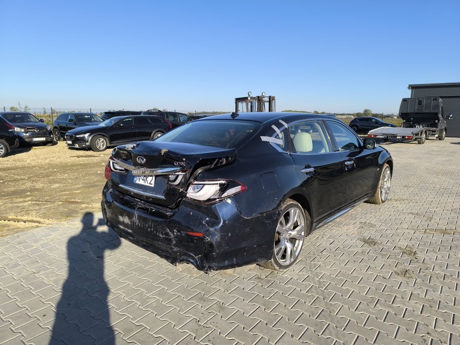 Infiniti Q70 Long 3.7 piękny lekko uszk okazja